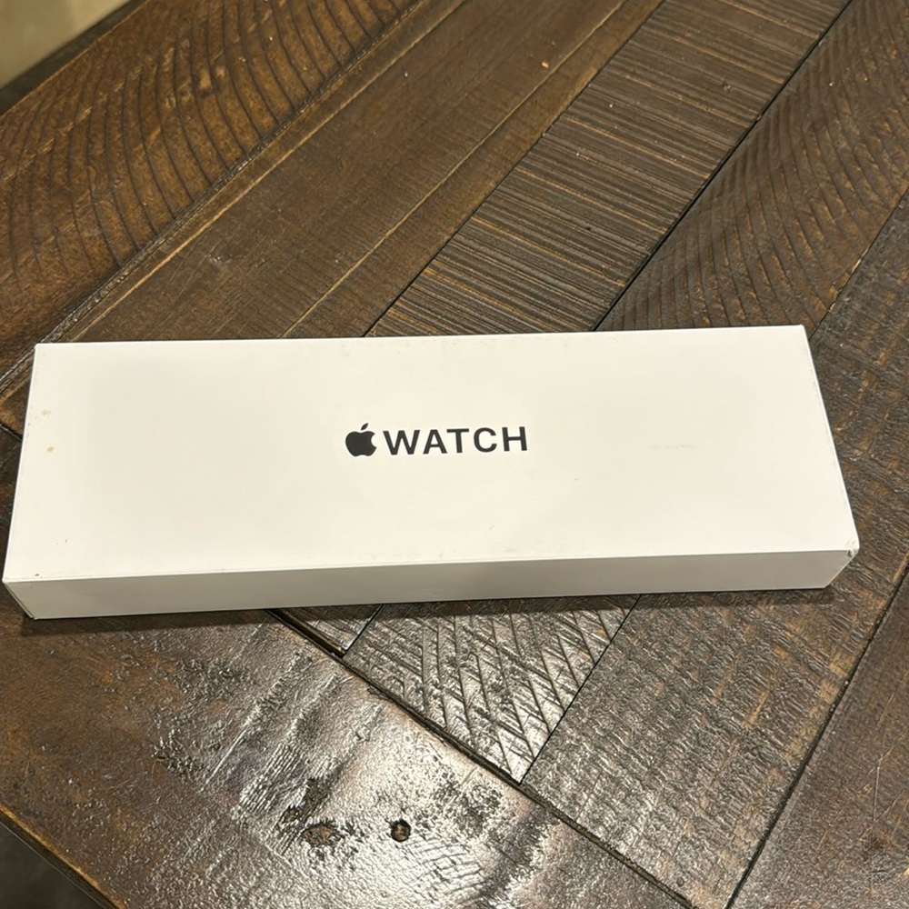 Apple Watch SE (Gen 2) 40 mm Starlight